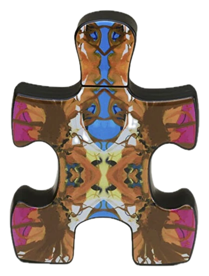 Puzzle Nagamani Eau de Parfum şişesi, sanatçı Tahir Cengiz Yatağan’ın eserinden evrilen heykelsi tasarım