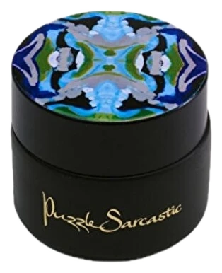 Sarcastic Solid Parfüm 15 ml kavanozu, kapakta sanatçının eserinden desen