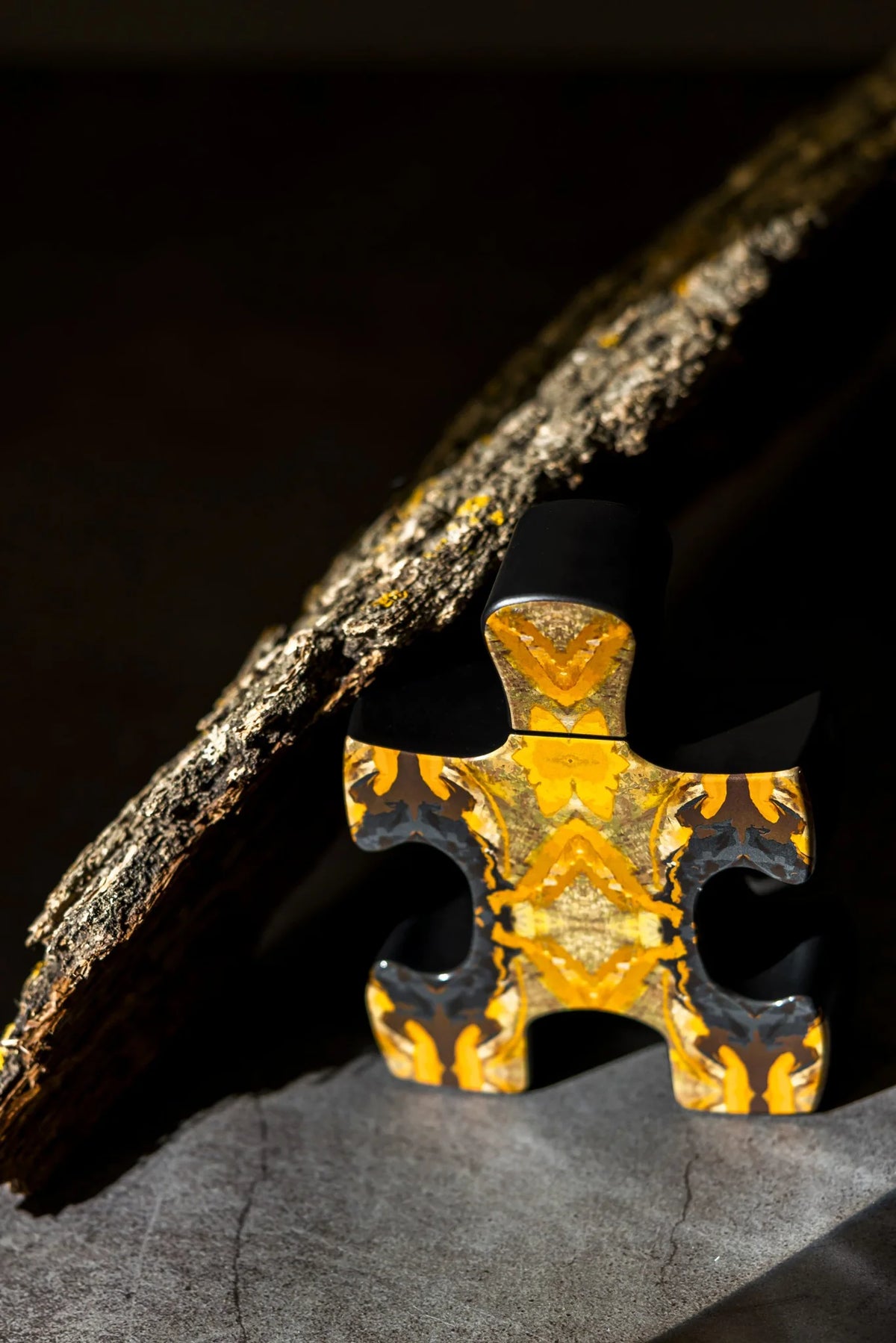 Puzzle Daylight sanatsal niş parfüm şişesi, stüdyo çekimi